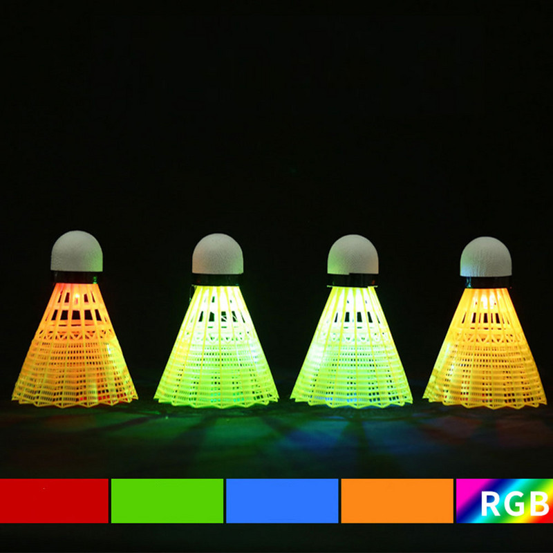 4 db/Box Led puha parafa nylon tollaslabda éjszakai játékban