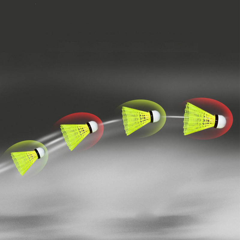 4 db/Box Led puha parafa nylon tollaslabda éjszakai játékban