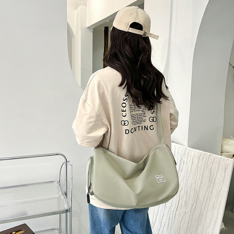 Vienspalvis kūno rengybos krepšys, didelės talpos fitneso treniruočių krepšys, atsparus dėvėjimuisi užtrauktuku reguliuojamas peties dirželis lauko futbolui