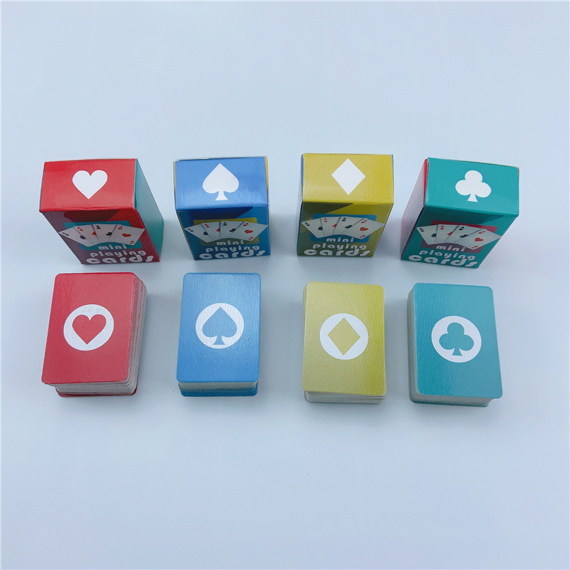 Jaukas MINI miniatūras spēles Pokers MINI spēļu kārtis 40x28mm miniatūras lellēm Piederums Mājas noformējums Augstas kvalitātes kāršu spēle