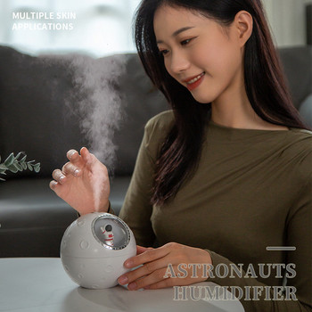 Mini Spaceman Humidifier USB Air Diffuser Desktop Aromatherapy Mist Maker Fogger 300ML Purifier with Lamp Light for Home Office