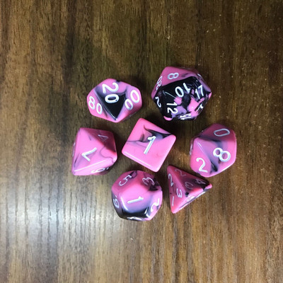 7 vnt. / rinkinys Daugiakampių kauliukų rinkinys Akrilo kauliukų rinkinys Dviejų spalvų DnD RPG žaidimai Skaitmeniniai kauliukai D4 D6 D8 D10 D% D12 D20 Kalėdinės dovanos