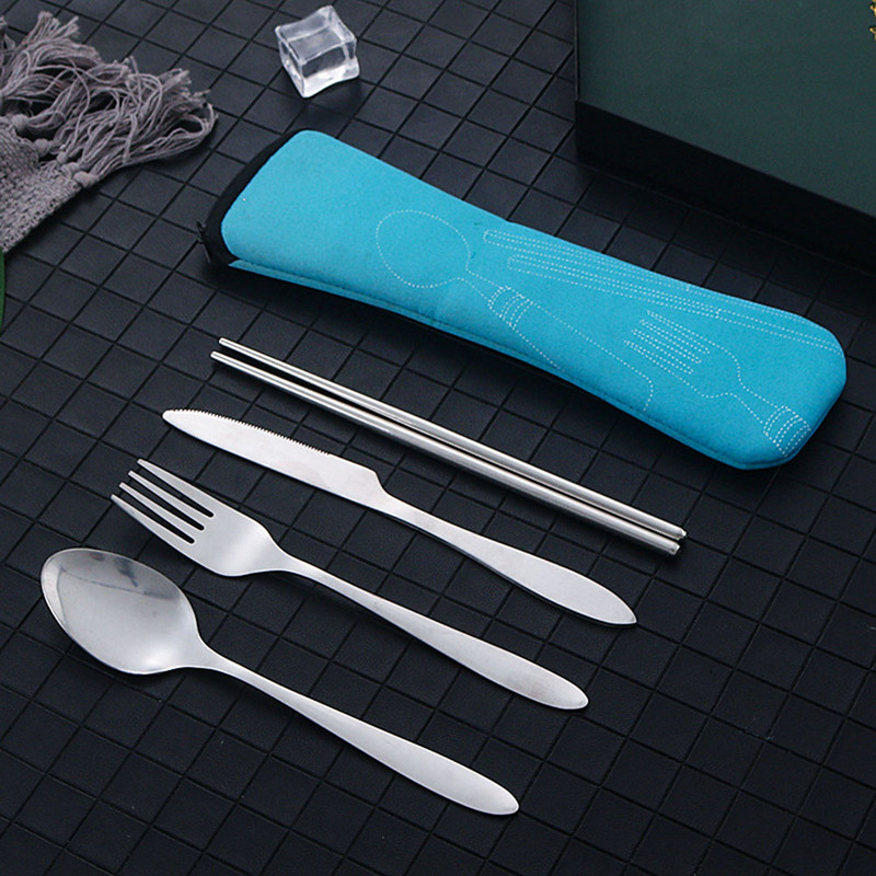 4 tk lauanõude komplekt Kaasaskantav söögiriistade komplekt roostevabast terasest söögipulga kahvel lusikas reisinõud koos karbiga