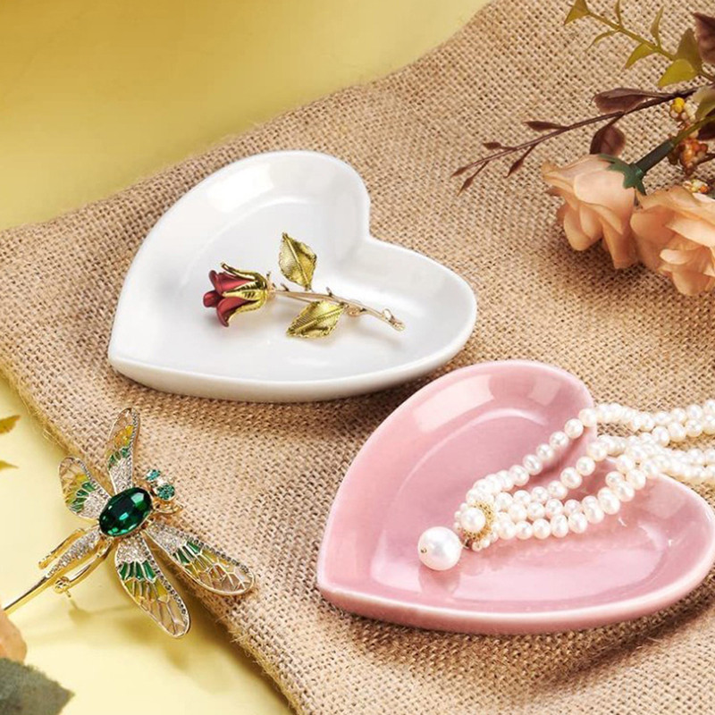 1 tk armas südamekujuline väike taldrik Minitaldrikuga keraamiline taldrik Loominguline suupistetaldrik salati õhtusöögikandik kastmenõu Köögitööriist