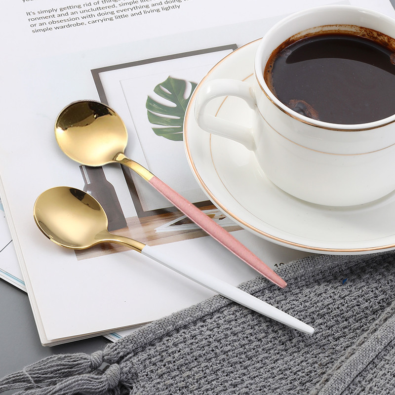 20 tk Kuldne roostevabast terasest söögiriistade komplekt Peegel Hõbedane nuga Kahvel Lusikas Lauanõude komplekt Nõudepesumasinas pestav