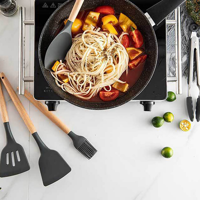 Silikoninių virtuvės reikmenų rinkinys Nelipnūs virtuvės reikmenys Mentele Kastuvas Kiaušinių plaktuvai Medinės rankenos Virtuvės maisto gaminimo įrankių rinkinys