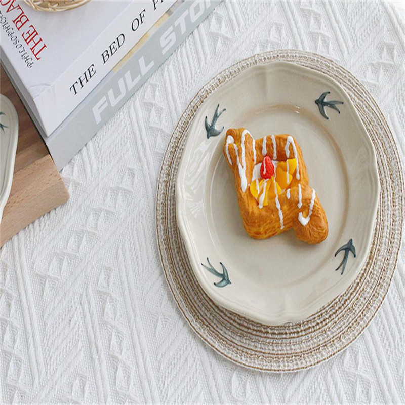 Japoniško ir korėjietiško stiliaus indų padėklai Reljefinis kregždės vakarienės lėkštė Buitinis desertas paukščių salotų patiekalų rinkinys Virtuvės indai