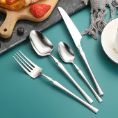 Επιτραπέζια σκεύη από ανοξείδωτο ατσάλι Λεπτά σκεύη μέσης για κουζίνα ξενοδοχείου Δυτική τραπεζαρία Μπριζόλα Μαχαίρι Πιρούνι Κουτάλι Σετ κουταλιού