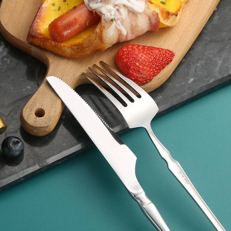 Επιτραπέζια σκεύη από ανοξείδωτο ατσάλι Λεπτά σκεύη μέσης για κουζίνα ξενοδοχείου Δυτική τραπεζαρία Μπριζόλα Μαχαίρι Πιρούνι Κουτάλι Σετ κουταλιού