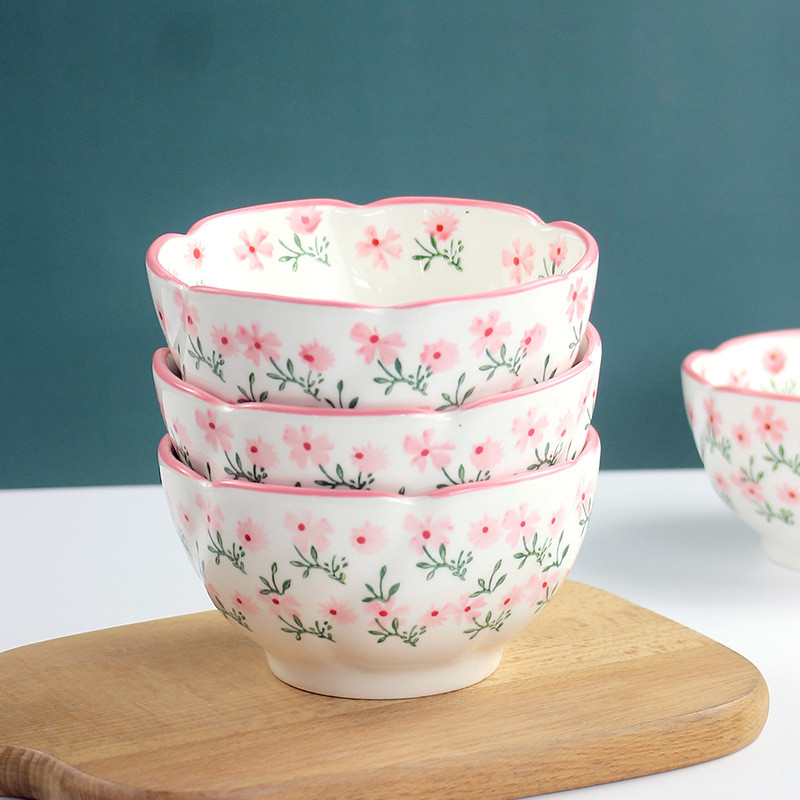 Lilleprintidega keraamiline riisikauss Jaapani stiilis lillekujuline armas rahvuslikus stiilis lauanõud salat Rameni kööginõud