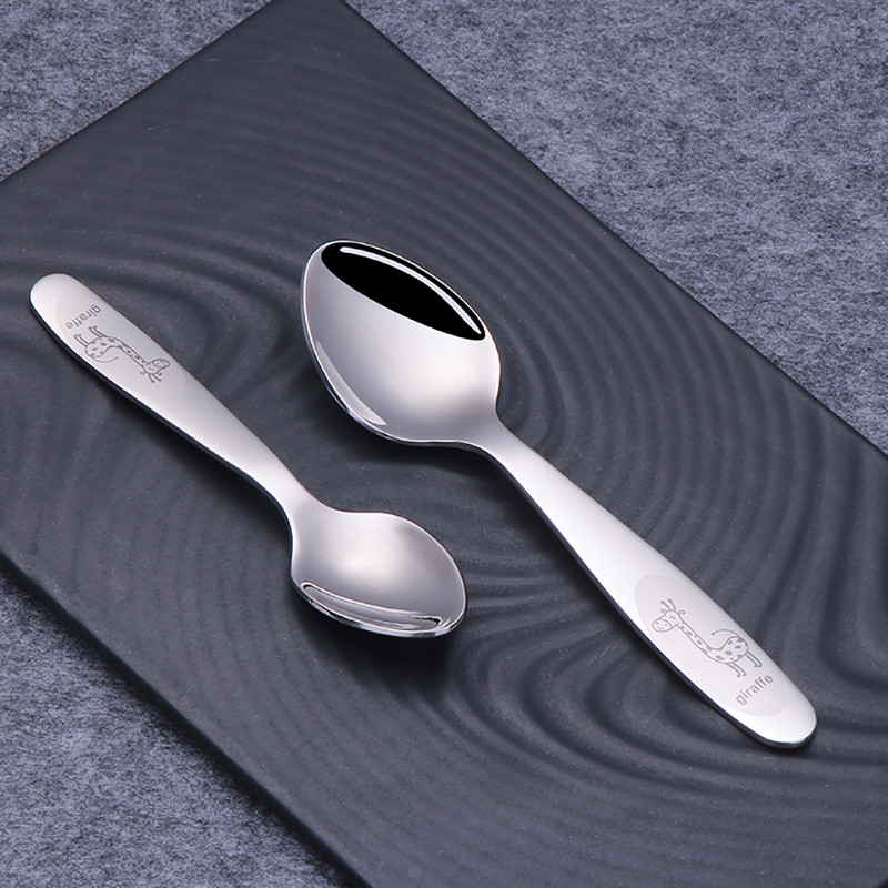 Laste söögiriistad lauanõud roostevabast terasest multifilm kaelkirjak laps kahvel nuga lusikas lastele 4 tk söögiriistade komplektid kodukööki