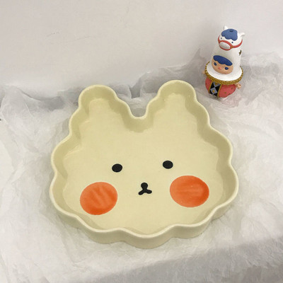 Juokingi lėkštės, kūrybingi nišų dizainai, keraminės lėkštės, mieli animacinių filmų buitiniai desertai, vaisiai