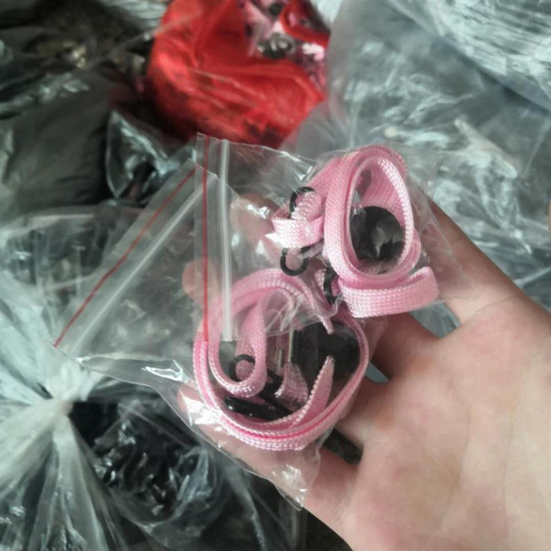 Reguliuojama veido kaukė dirželis Patogus laikiklis, virvė, apsauganti nuo nukritimo kaukė, kabanti ant kaklo.