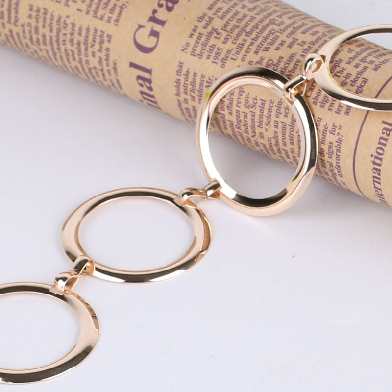 Stiilne Euroopa ja Ameerika metallist vöö kuldsete ja hõbedaste ümmarguste rõngastega naiste kleidi vööketi tarviku jaoks