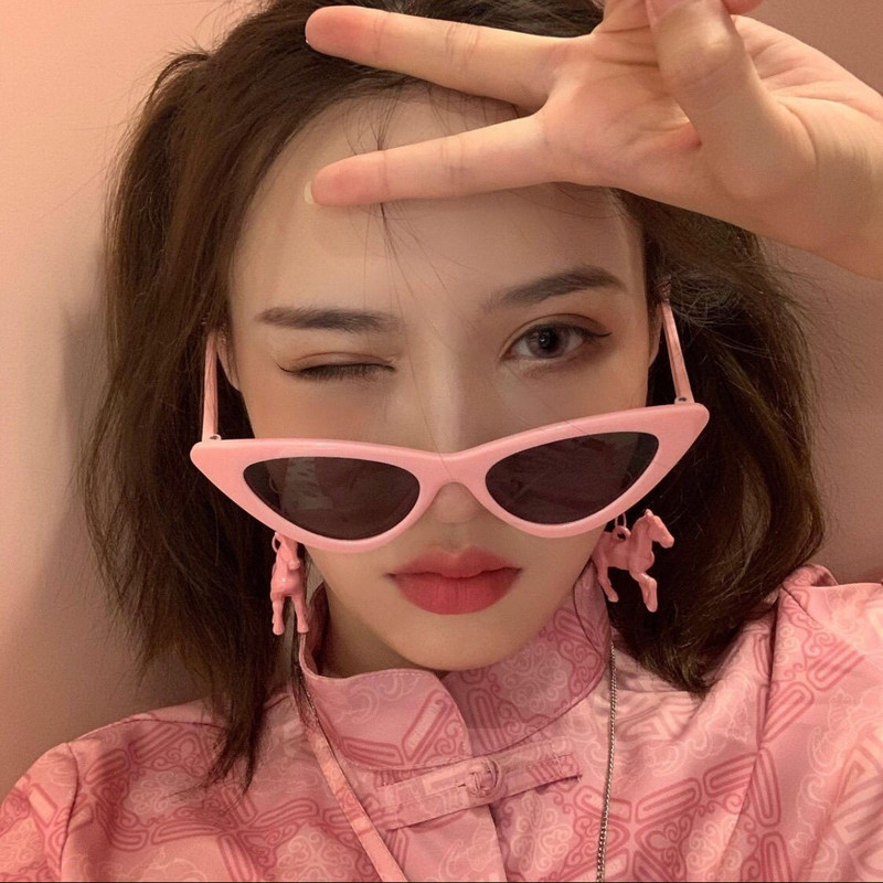 Retro kolmnurksed kassisilmaga päikeseprillid naistele Tipptasemel trendikad hipsteri kuumad tüdrukud rannaprillid välireisile telkimine