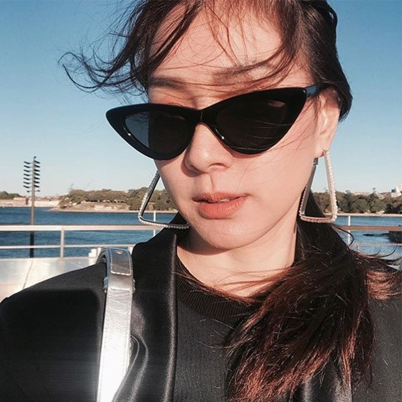 ZUEE Cat Eye Päikeseprillid Retro Fashion Peegelprillid Naiste Plastikraamiga Klassikalised päikeseprillid Naiste UV400 oculos