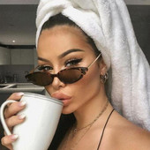 Retro Cat Eye päikeseprillid Naine Bränd Disainer Vintage Lady Päikeseprillid Mood Klassikalised väikese raamiga Cateye Lunette Soleil Femme