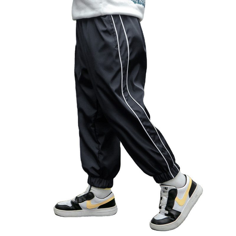 Pantaloni de vara copii pentru baieti in trei culori cu buzunare si bretele laterale