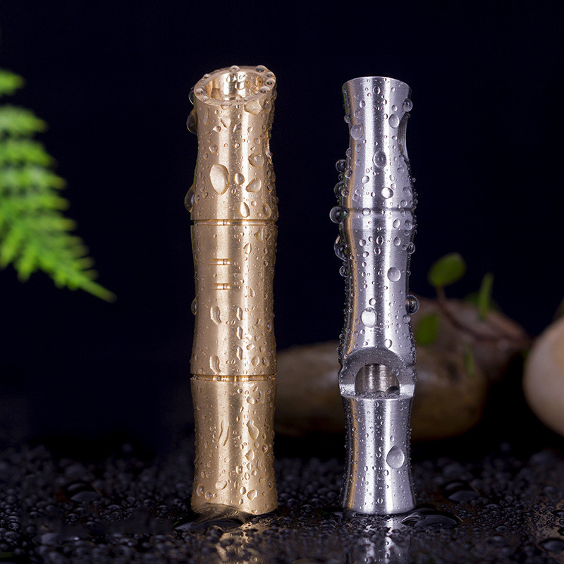 Външна свирка за оцеляване при взривяване на метал Бамбукова свирка от неръждаема стомана / месинг Диво животоспасително оборудване Свирка за състезания