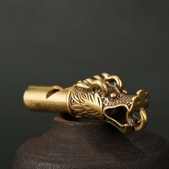 Чар Мъже Жени Спешни външни месингови ключове с глава на дракон Верига Свирка Висулки за кола Инструменти за оцеляване на открито
