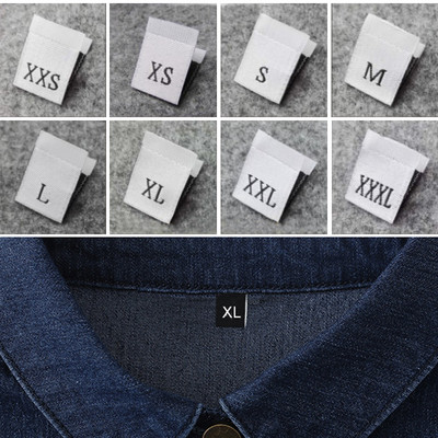 Ετικέτες μεγέθους ρούχων 100 τμχ Διπλωμένες υφασμάτινες ετικέτες Γενικό υφαντό μέγεθος Σημάδι πρακτικές ετικέτες μεγέθους ρούχων για κατάστημα Λευκό μαύρο