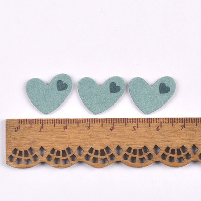 50Pcs Heart Pattern Love Embossing Кожени етикети Дрехи Направи си сам шевни аксесоари Консумативи за облекло Банер Етикети за ръчна работа c3508