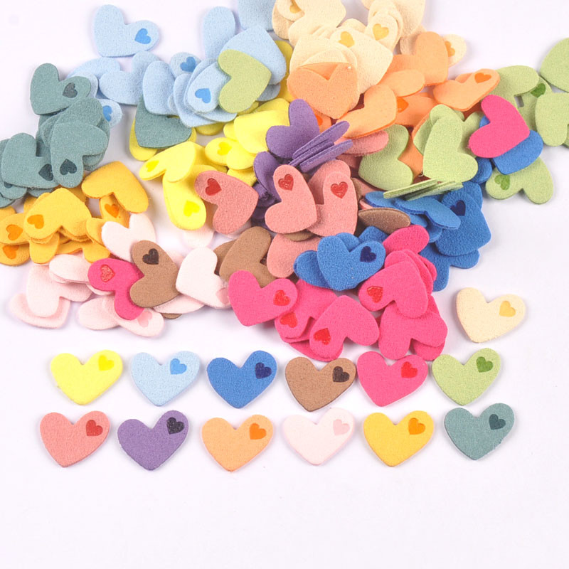 50Pcs Heart Pattern Love Embossing Кожени етикети Дрехи Направи си сам шевни аксесоари Консумативи за облекло Банер Етикети за ръчна работа c3508