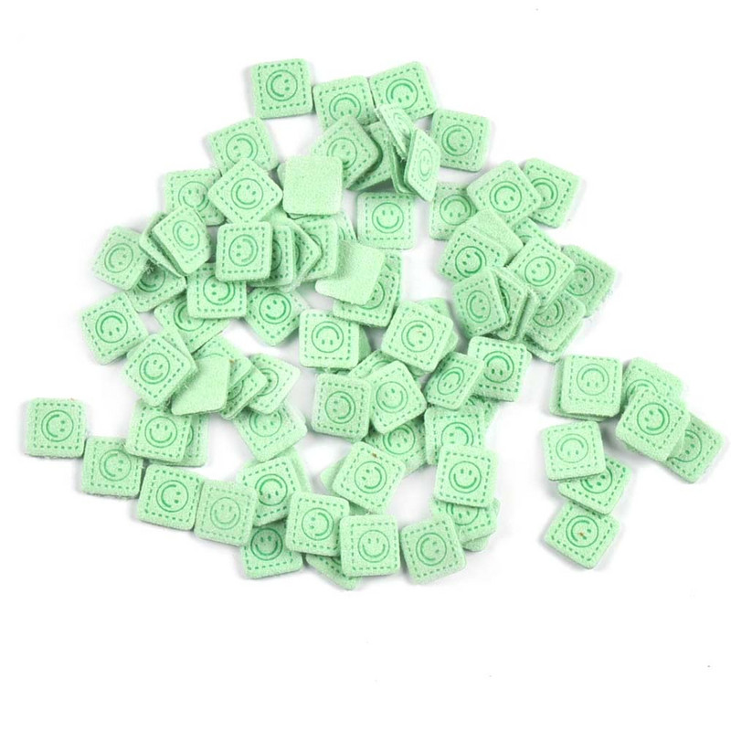 50 vnt. Mini kvadratinės šypsenos reljefinės etiketės siuvimo reikmenims „pasidaryk pats“ drabužių reikmenys, plaunami priežiūros drabužių krepšiai, kepurės Žymės c3529