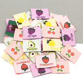 50 vnt Vaisių etiketės Rankų darbo drabužiai Žymė Vyšnių Braškių Citrinų Rankų darbo etiketė Vaikų Drabužiams Rankų darbo siuvinėjimas Mielas