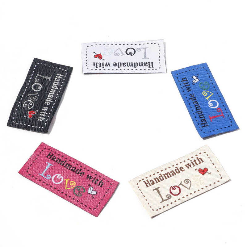50 tk polüestersildi silt rõivaste rõivaste jaoks ristkülikukujuline südamemuster "Käsitsi valmistatud armastusega" Õmblemine rõivasilt 5 cm x 2,4 cm