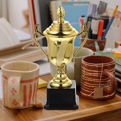 Трофей за детски състезания Малки трофеи Състезания Пластмасови награди Деликатни печеливши награди Злато