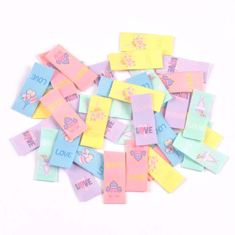 50kom/Parta Ljubav/Balon/Dvorac Šarene naljepnice za vezenje za šivanje torbi za odjeću Ručno izrađeni dodaci Oznaka za odjeću 28x15mm C3501