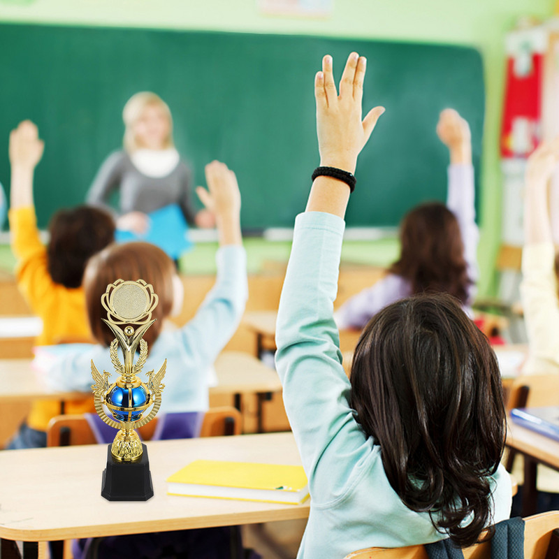 Παιδικό κύπελλο έπαθλο τρόπαιο μοντέλο Παιχνίδι Σχολείο ανταμοιβής Προμήθεια αγόρια Δώρα Αθλητικά Πλαστικά Ζωντανά έπαθλα Παιδικά τρόπαια ποδοσφαίρου