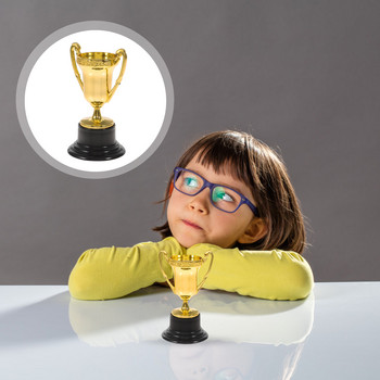 10PCS Трофеи за творчески награди Мини пластмасови златни чаши Трофеи за парти Деца Играчки за ранно обучение Награди Детска награда Подарък