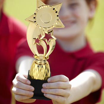 2 бр. Медалът Детски състезателен трофей Футболен трофей за Kidssss Party Cup Kindergarten Kid Prizes Ceremony Decor