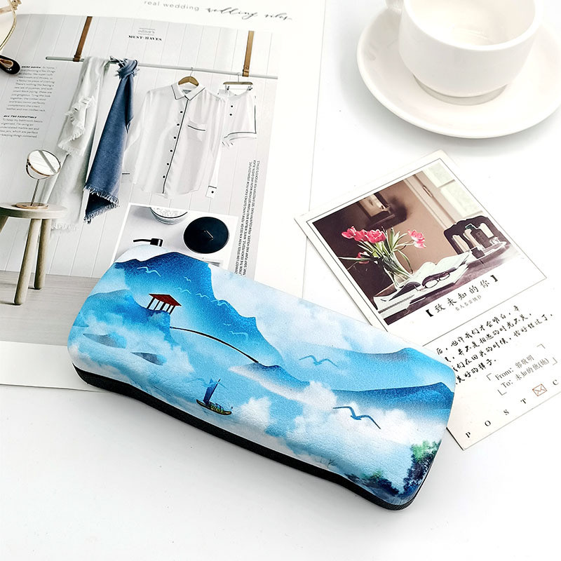 Tugevad prillide karp Värsked Hiina trendid Loominguline isiksus Kaasaskantavad prillid Õpilastele kingitused koos puhastuslapiga