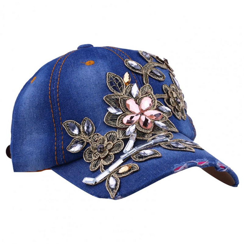 Nuostabi beisbolo kepurė, kurią lengva priderinti prie jauno stiliaus moteriškos kepuraitės su gėlėmis siuvinėjimo kremas nuo saulės