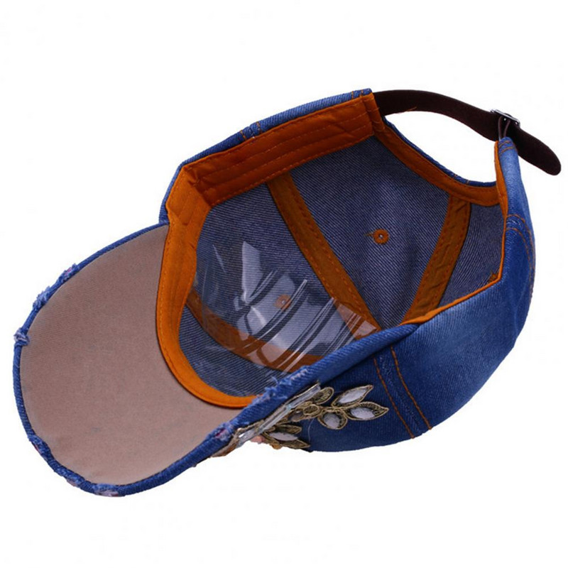 Nuostabi beisbolo kepurė, kurią lengva priderinti prie jauno stiliaus moteriškos kepuraitės su gėlėmis siuvinėjimo kremas nuo saulės