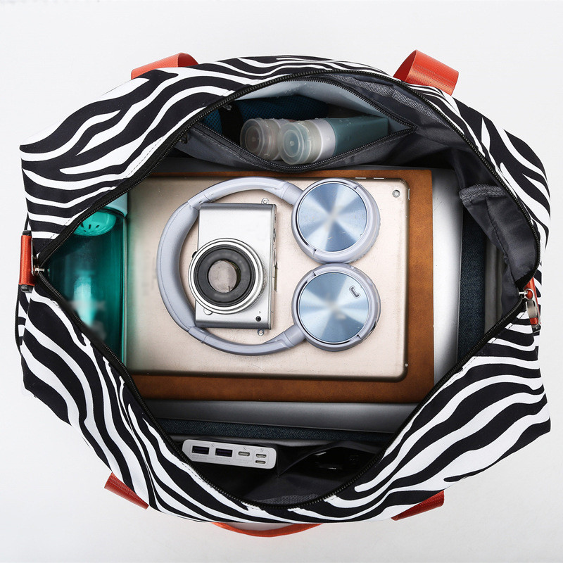 Utazótáska Női kézitáska Leopard Zebra Print Vízálló nagy húzórúd beszállás Fitness Száraz és nedves elválasztó poggyásztáska Új