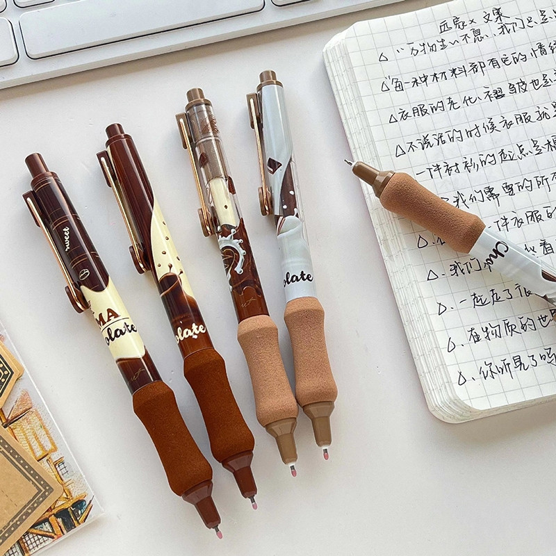 4 vnt šokoladinių gelio rašiklių rinkinys, minkštas laikantis 0,5 mm rutulinio juodo rašalo rašalo biuro mokykla A7389