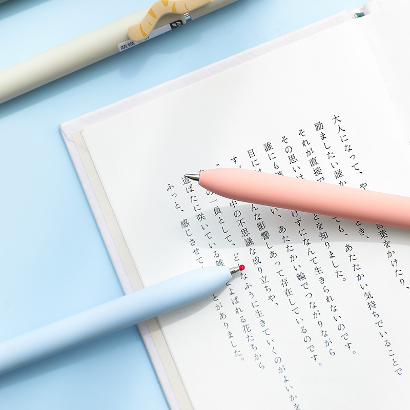4vnt/komplektas Slepiamas katės gelio rašiklis animacinio dizaino 0,5 mm rutulinio taško juodo rašalo parašas Kawaii Office School Stacionarus F6602