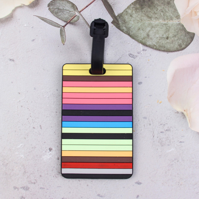 1db Utazási kiegészítők Kreatív geometriai mintázatú PVC beszállókártya poggyászcímke azonosító címek poggyásztartó hordozható címke