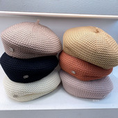 Moteriškos vasarinės kepuraitės nertos beretės kepuraitės Minkštos apleistos beretės kepuraitės nuo saulės Prašmatnios išpjovos beretės kepurės Megztos kepuraitės kepuraitės prancūziškos tapytojos kepurė