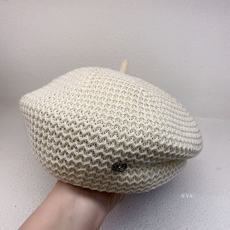 Moteriškos vasarinės kepuraitės nertos beretės kepuraitės Minkštos apleistos beretės kepuraitės nuo saulės Prašmatnios išpjovos beretės kepurės Megztos kepuraitės kepuraitės prancūziškos tapytojos kepurė