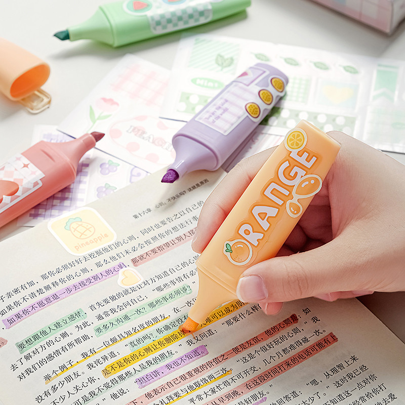 4 бр Fruit Shop Glitter Color Highlighter Pens Set Fragrance Metallic Marker Brush for Drawing Painting Art School F7212