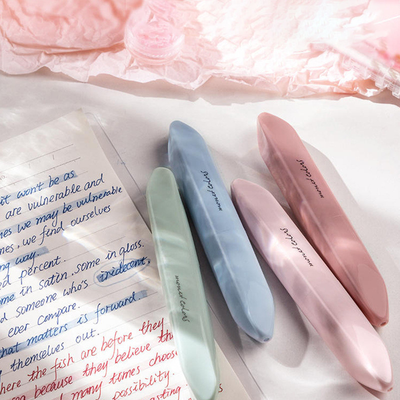 4 buc/set Kawaii Marker Pixuri Ruj Design Highlighter Moale Vârf perie Pix fluorescent Desen Pictură Liner Papetarie