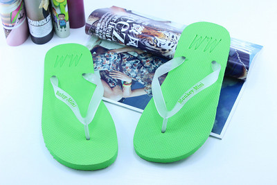 Új párok papucsok PVC divatos fluoreszkáló papucsok férfi csúszdák házi papucsok női strandpapucsok