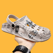 2023 Summer Breathable EVA Ανδρικά Σανδάλια Ελαφριές μοδάτες παντόφλες Παπούτσια παραλίας με κούφια Άνετα παπούτσια για περπάτημα για άνδρες