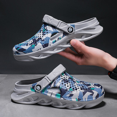 Леки мъжки чехли 2022 г. Летни готварски обувки за мъже Сандали за разходка на открито Меки плажни противоплъзгащи се спортни мъжки чехли на платформа