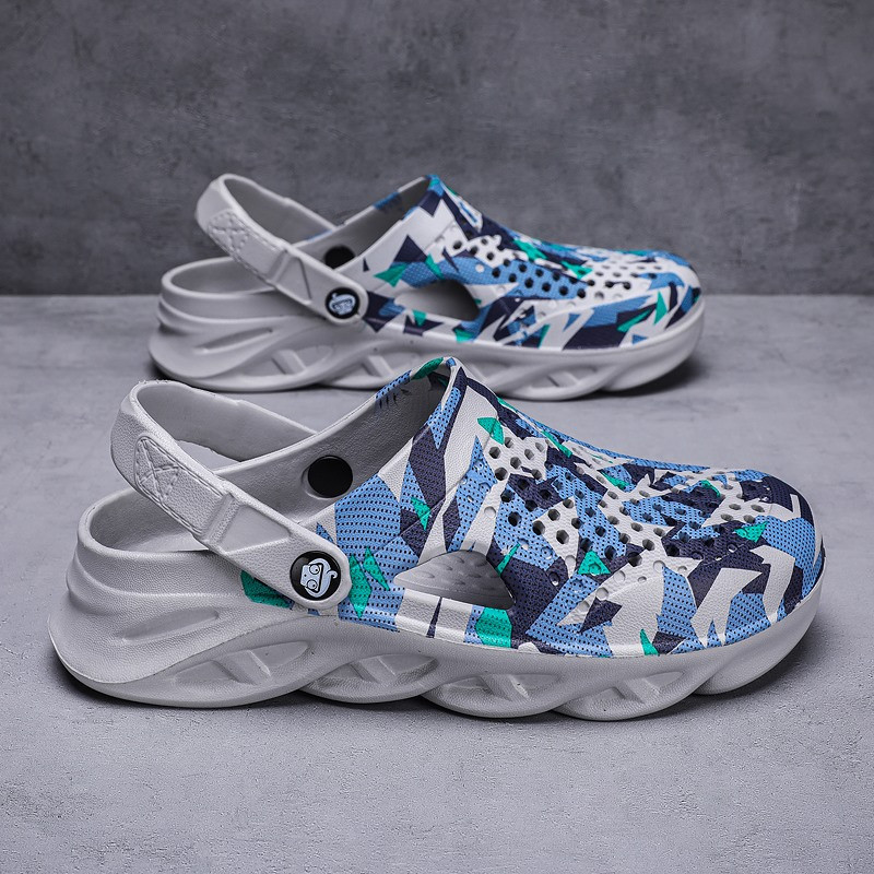 Kerged meeste sussid 2022 Suvised peakokakingad meestele Õues kahlamissandaalid Soft Beach Anti-Sport Sport meeste sussid platvorm